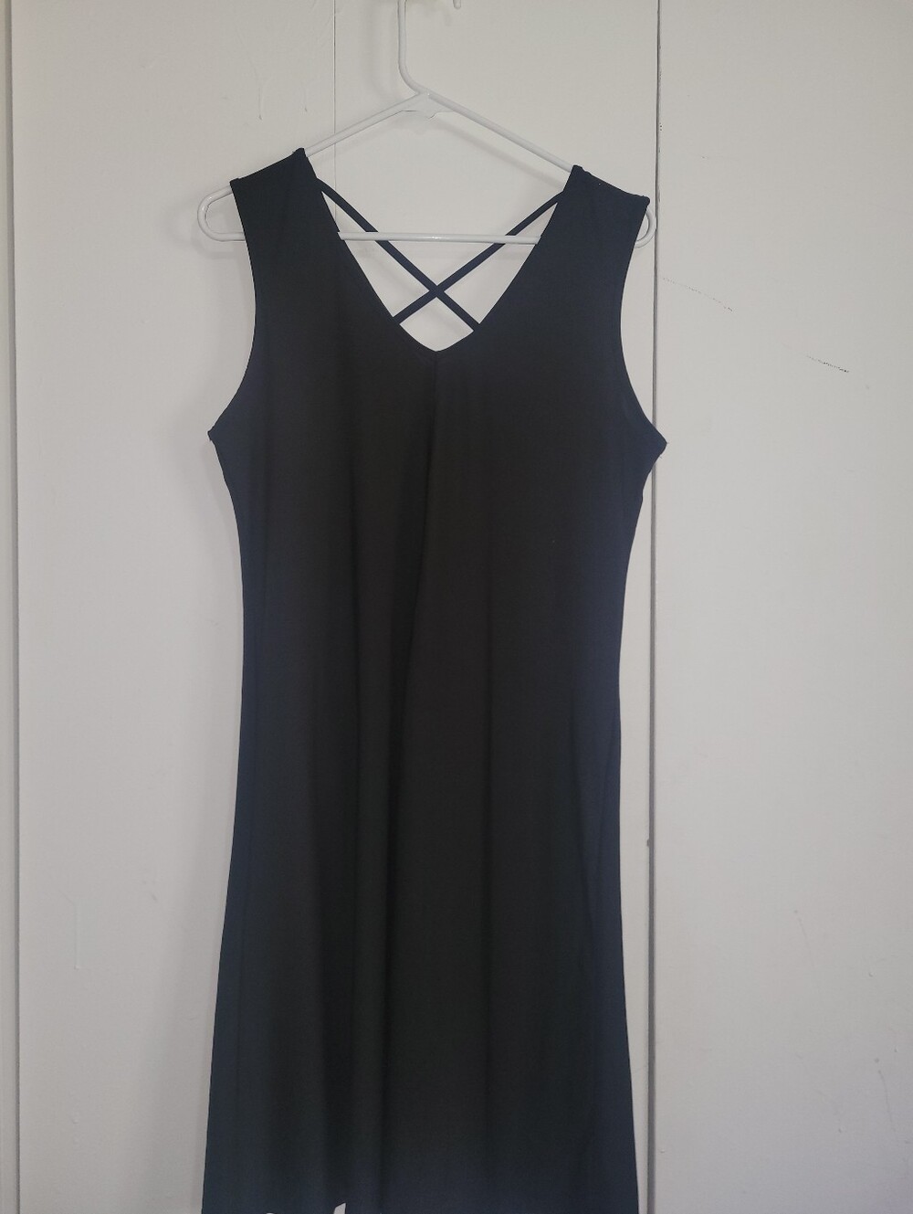 Sleeveless Black Cross-Back Maxi Dress